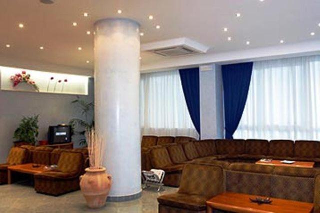 Hotel Monti Ріміні Екстер'єр фото