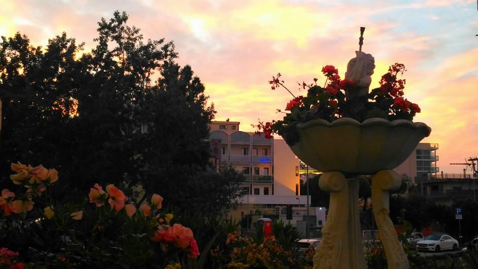 Hotel Monti Ріміні Екстер'єр фото